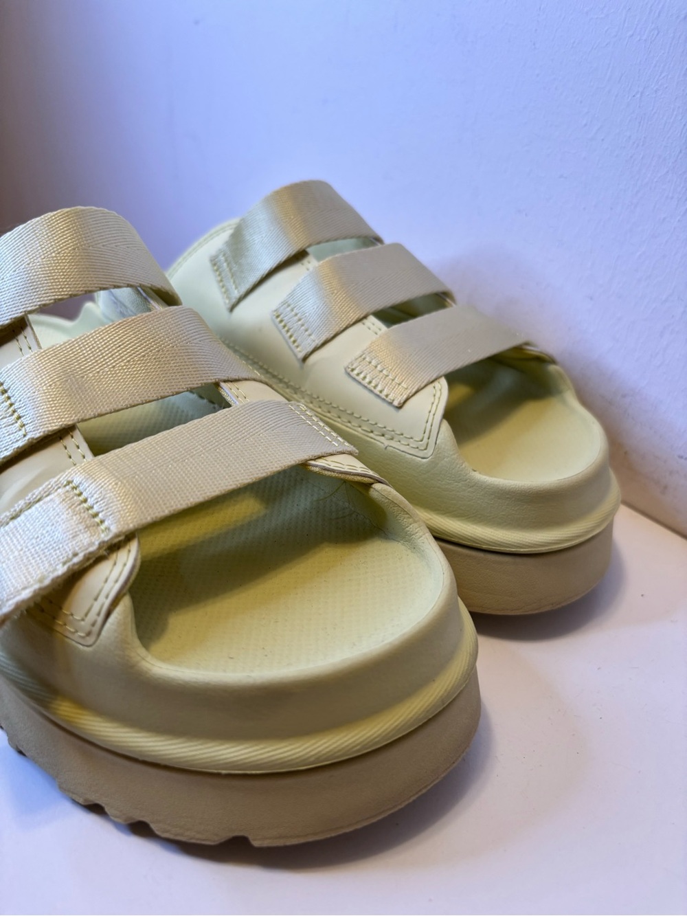 UGG women’s goldenglow green Yellow Slide Sandals 8 - Picture 10 of 10